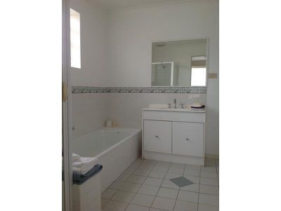 1 Burlington Crescent, Leopold