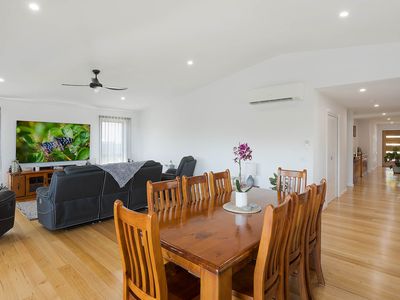 12A Elizabeth Parade, Tura Beach