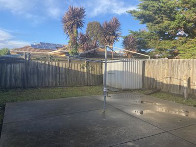 2 / 8 Dummett Avenue, Hoppers Crossing