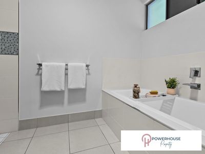 6 Badine Street, Caravonica