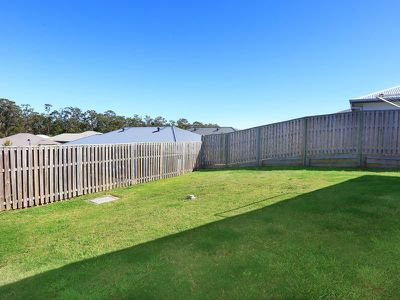 28 Looby Crescent, Pimpama