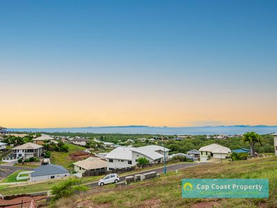 21 FRASER CRESCENT, Pacific Heights