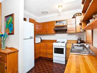 8 Beaton Street, Lake Illawarra