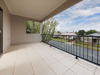 4 LYNDREN STREET, Wodonga