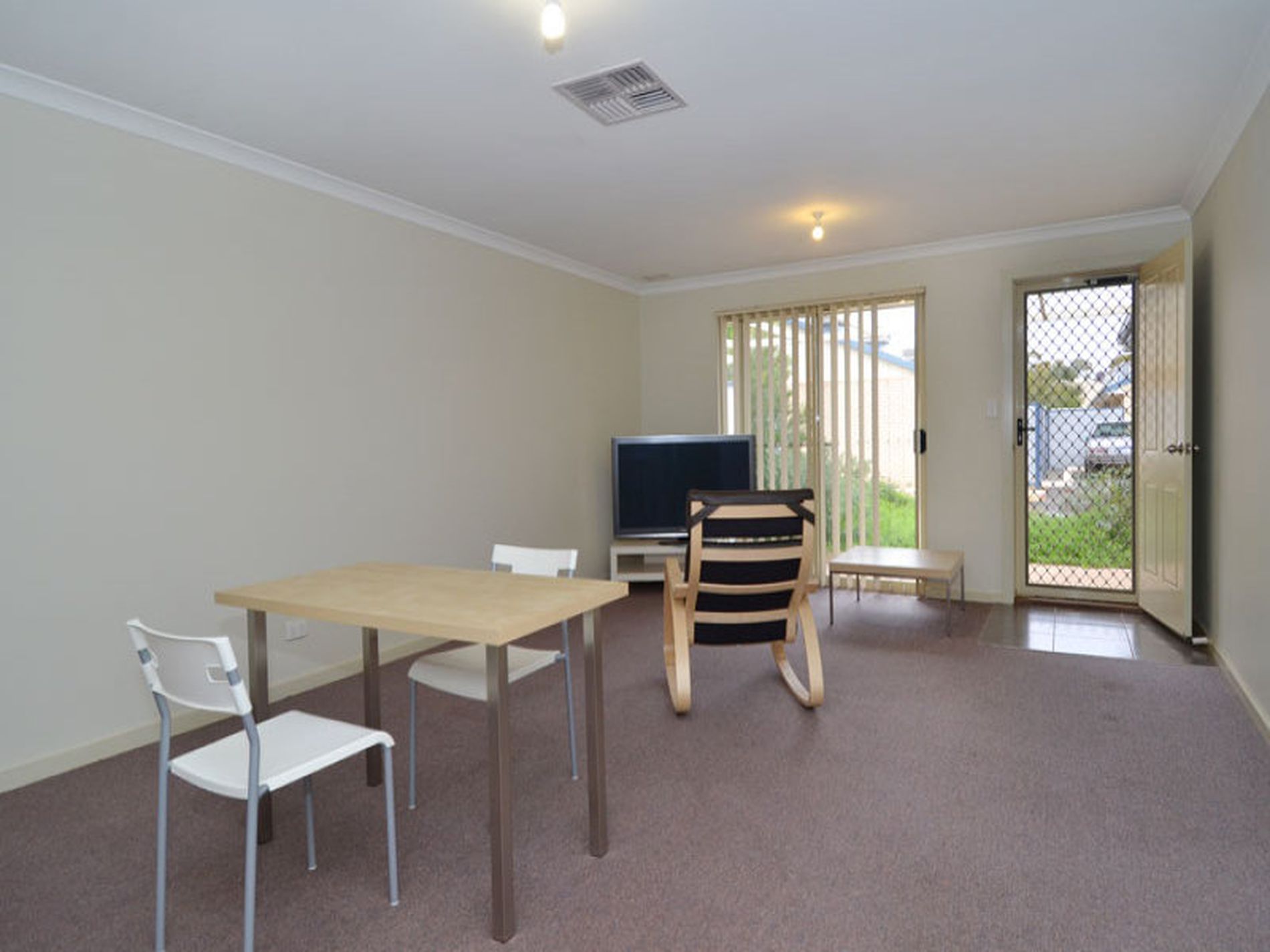 7 / 3 Great Eastern Hwy, Somerville