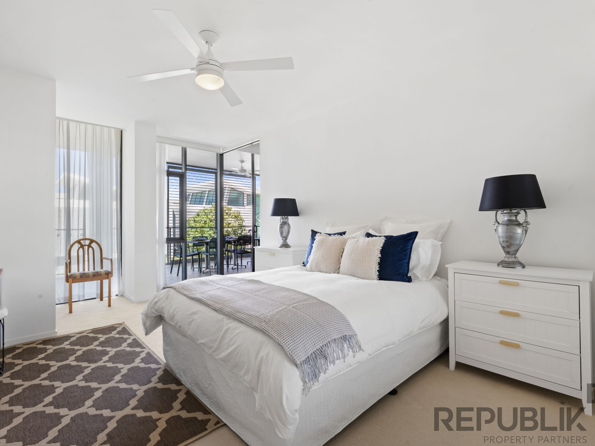 2205 / 2 Ephraim Island Parade, Paradise Point