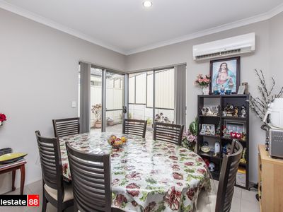 9 / 12 Arbon Way, Lockridge