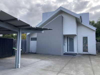 2 / 100 Kororoit Creek Road, Williamstown
