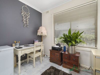 64 Lakeside Avenue, Mount Beauty