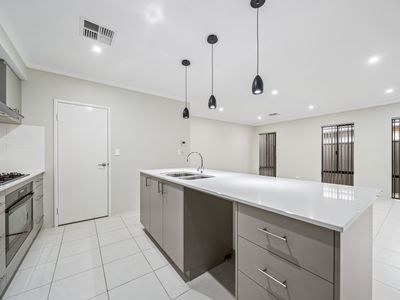 3 Yakka Way, Wandi