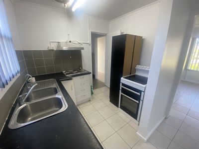 27 St Johns Street, Busby