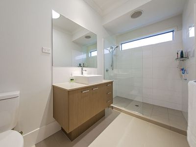 4 Thomson Place, Wakerley