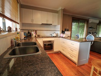 6 Shields Ct, Seymour