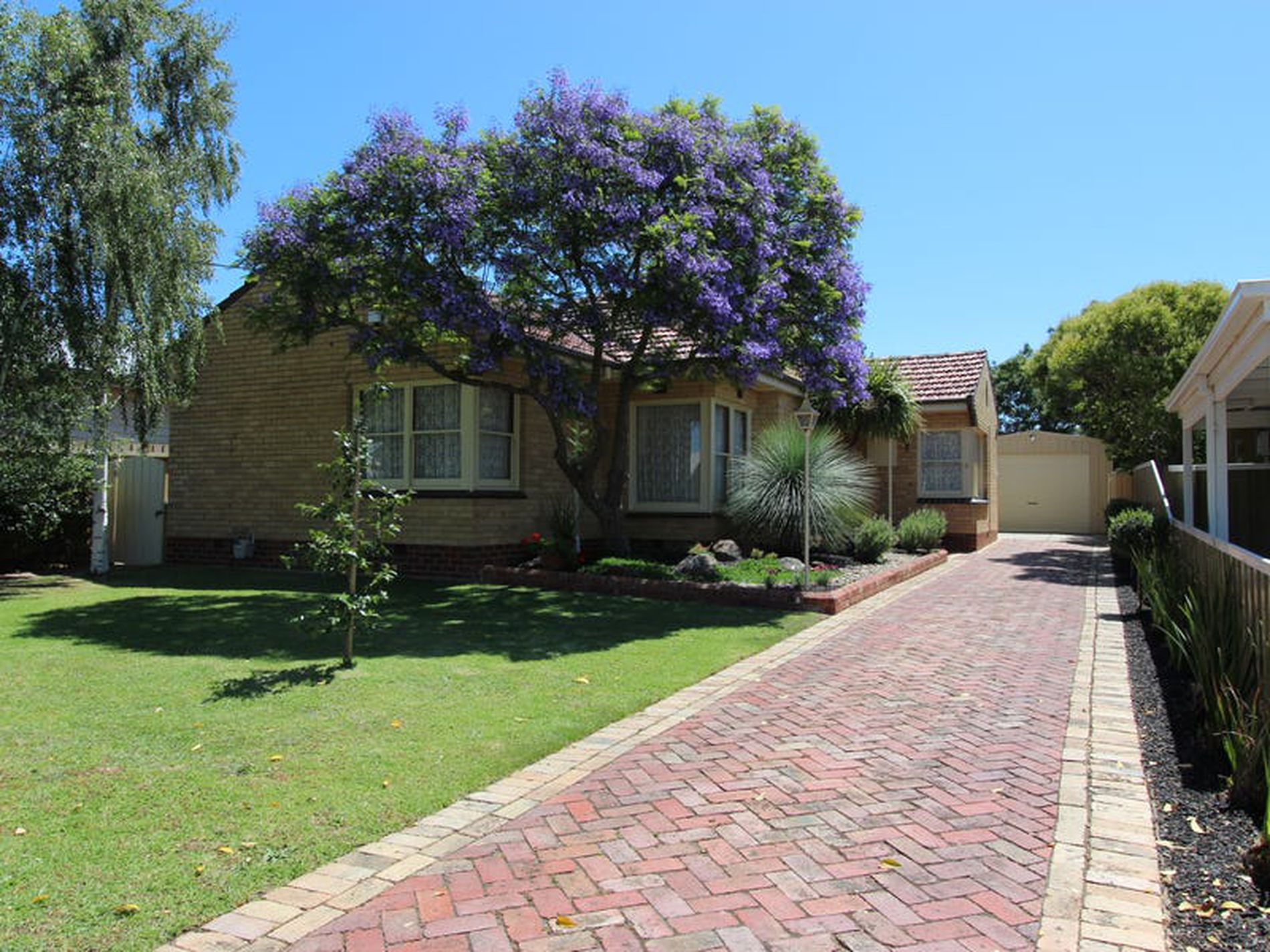 6 Pride Avenue, Hamlyn Heights