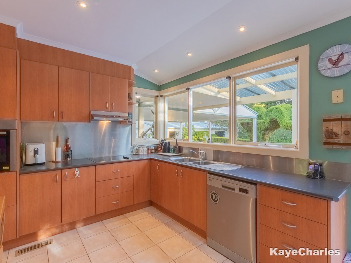 15 Burton Road, Beaconsfield Upper