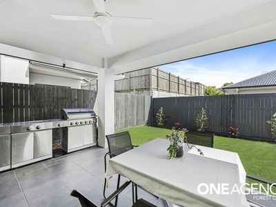 6 Tanzanite Street, Pallara