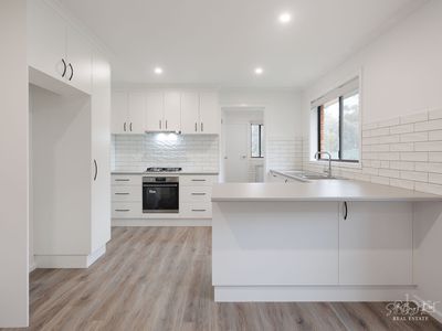 1 / 12 MCMAHON PLACE, West Wodonga