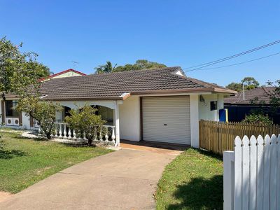 8 Woodlands Drive, Rochedale South