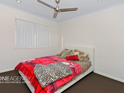 2 Nepal Court, Springfield Lakes