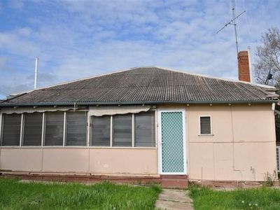 23 Wambat St, Forbes