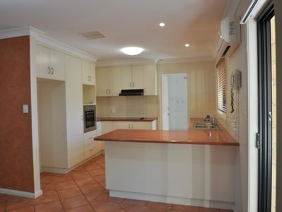 18 Page Avenue, Dubbo