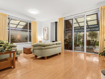 31 Simmonds Parade, Winthrop