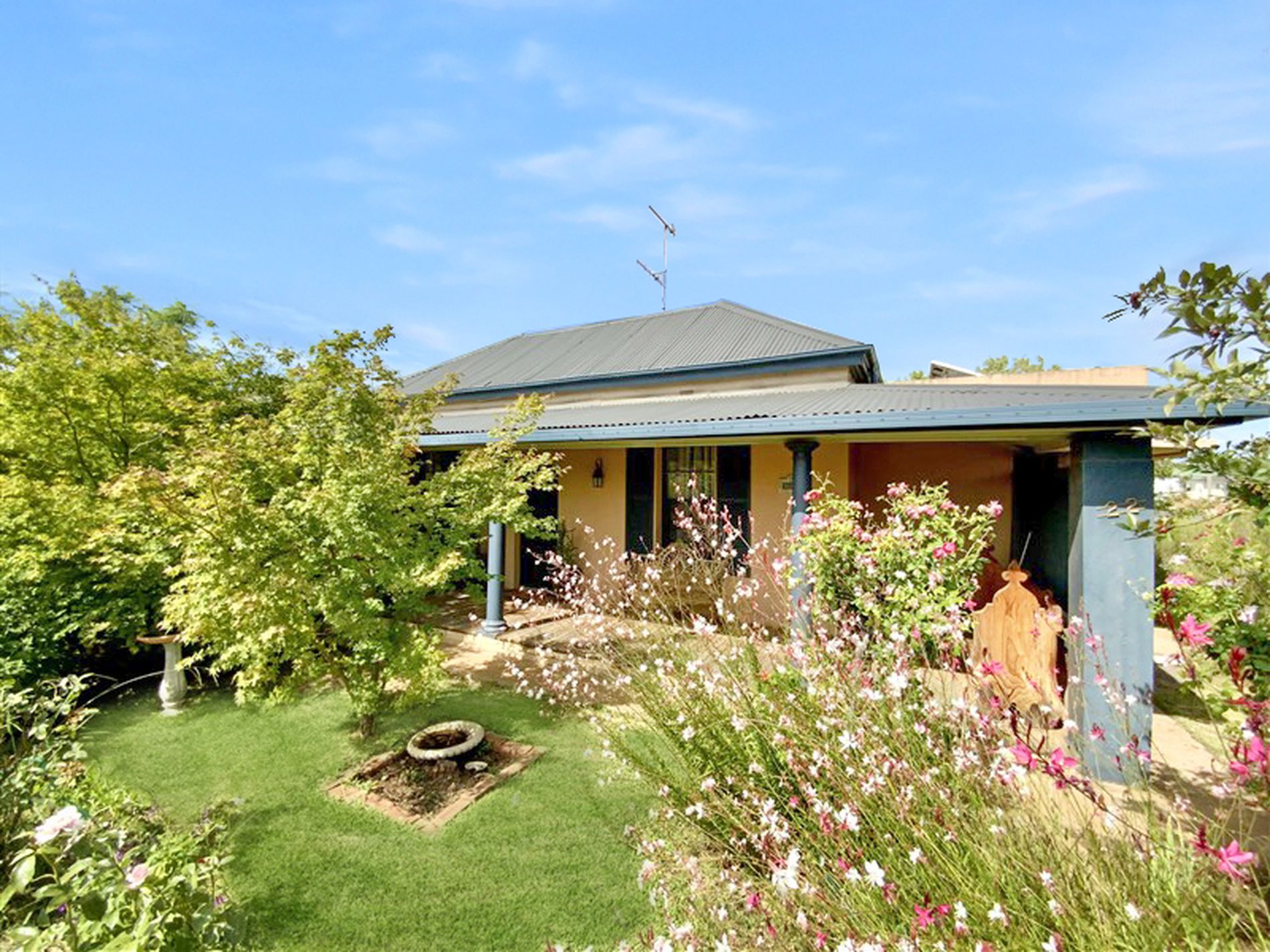 22 Battye Street, Forbes