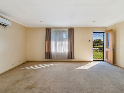 2 / 1 Pink Cliffs Road, Heathcote