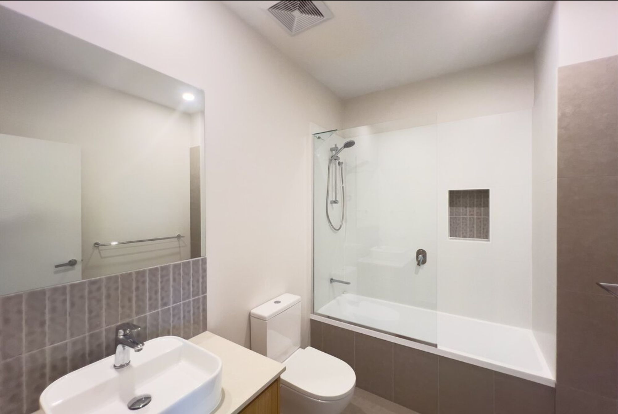 46 / 1 Lake Serenity Blvd, Helensvale