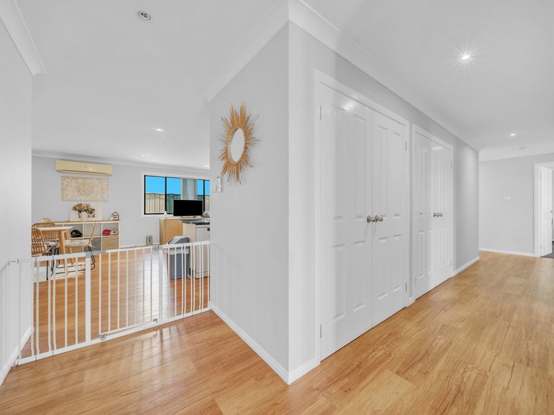 2 / 56 Lakeside Drive, Emerald
