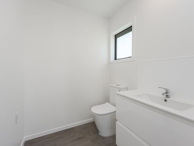 1514 Run Road, Tapora