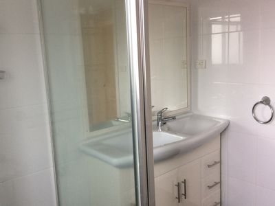 2 / 1 Oakland Avenue, Windang