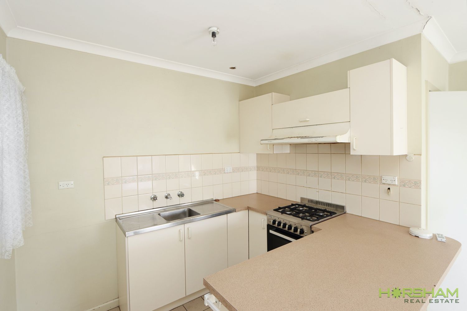 6 Queen Street, Horsham