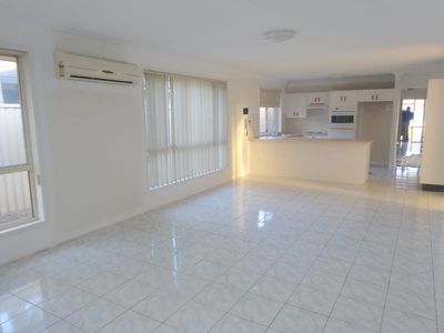 16 Jenolan Crescent, Wattle Grove