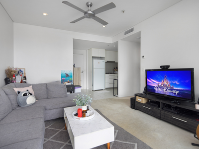 2043 / 16 Hamilton Place, Bowen Hills
