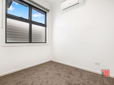 2 / 4 Fortune Street, Box Hill North