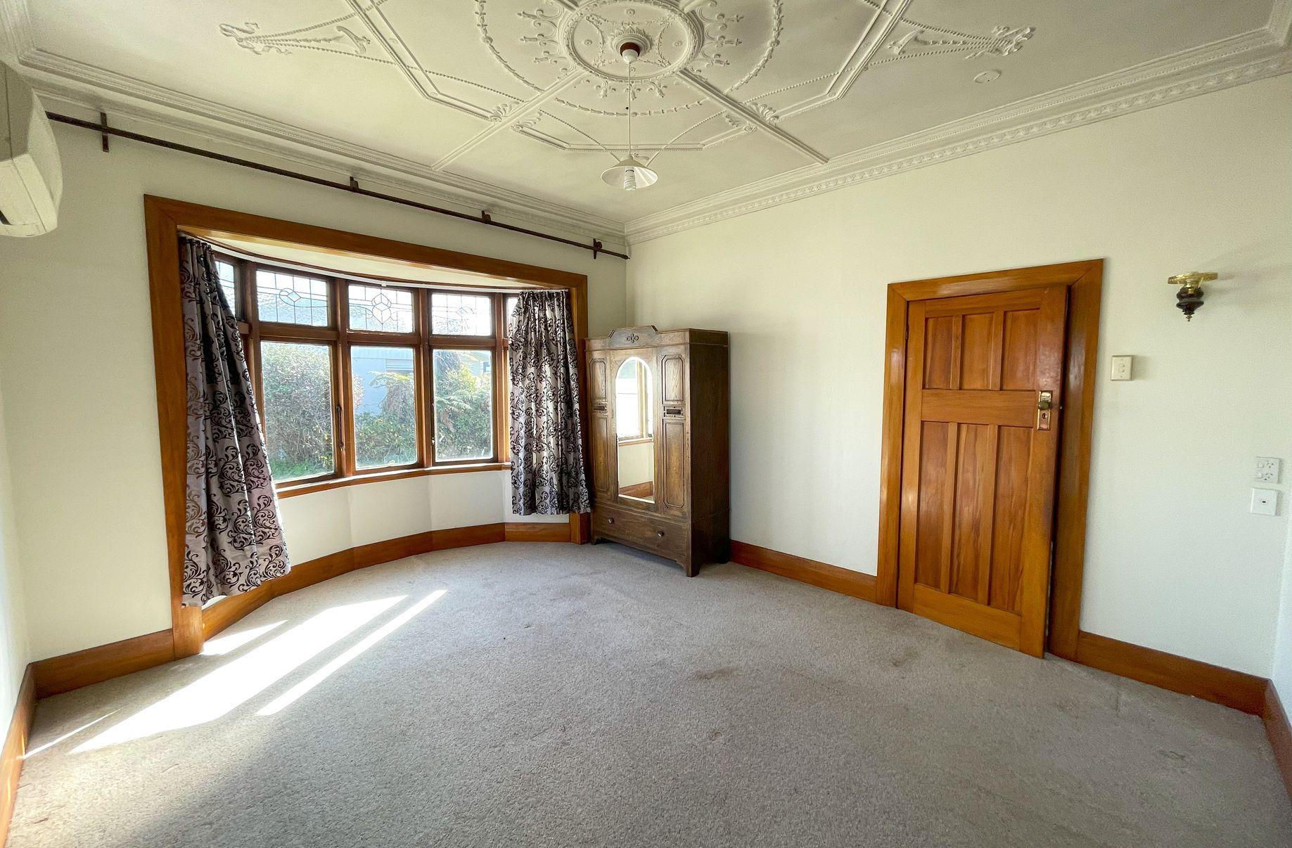 105 Macandrew Road, South Dunedin
