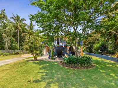 68 Coolwaters Esplanade, Kinka Beach