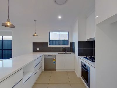 6 Fountain Circuit, Dubbo