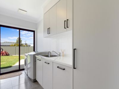 29 Swan Lake Drive, Sale
