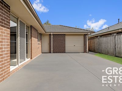 4 Dan Morgan Drive, Cranbourne East