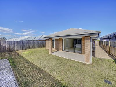 27 Trailblazer Drive, Flagstone