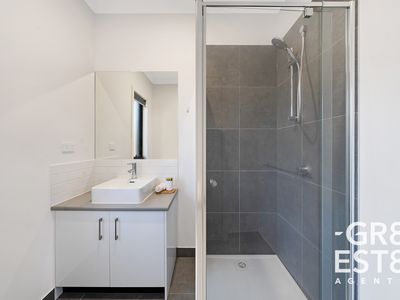 39 strathlea drive , Cranbourne West