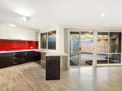 8 / 15 Lyall Street, Cranbourne