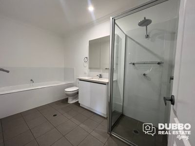 40 Fountain Circuit, Dubbo