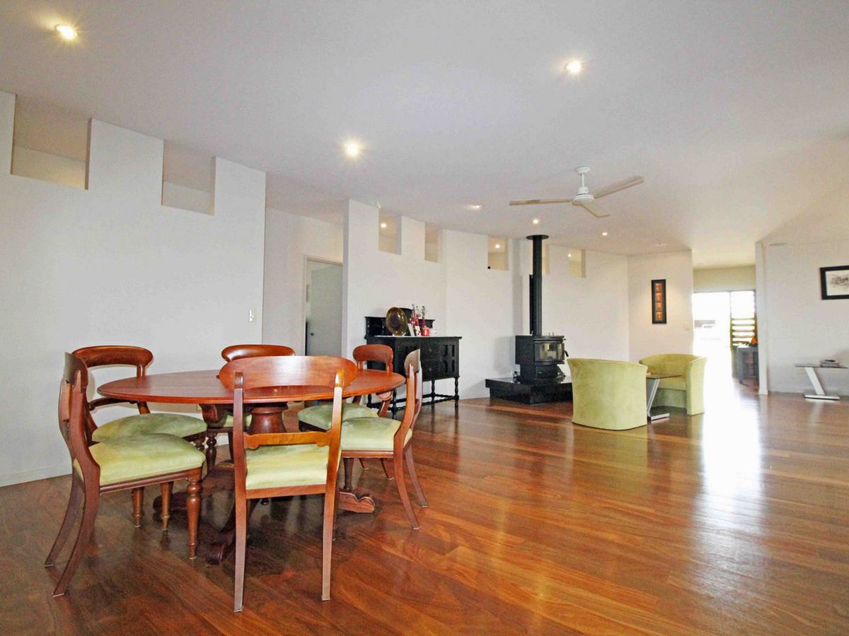 10 AGNEW STREET, Atherton