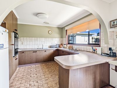 18 Lakeside Drive, Kianga