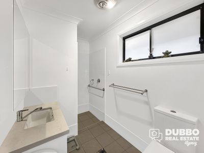 44 Fountain Circuit, Dubbo
