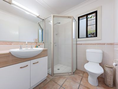 12 / 12 Golden Orchid Drive, Airlie Beach