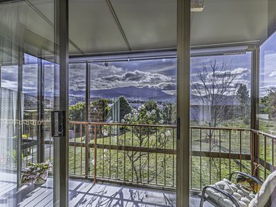 407 Village Drive, Kingston